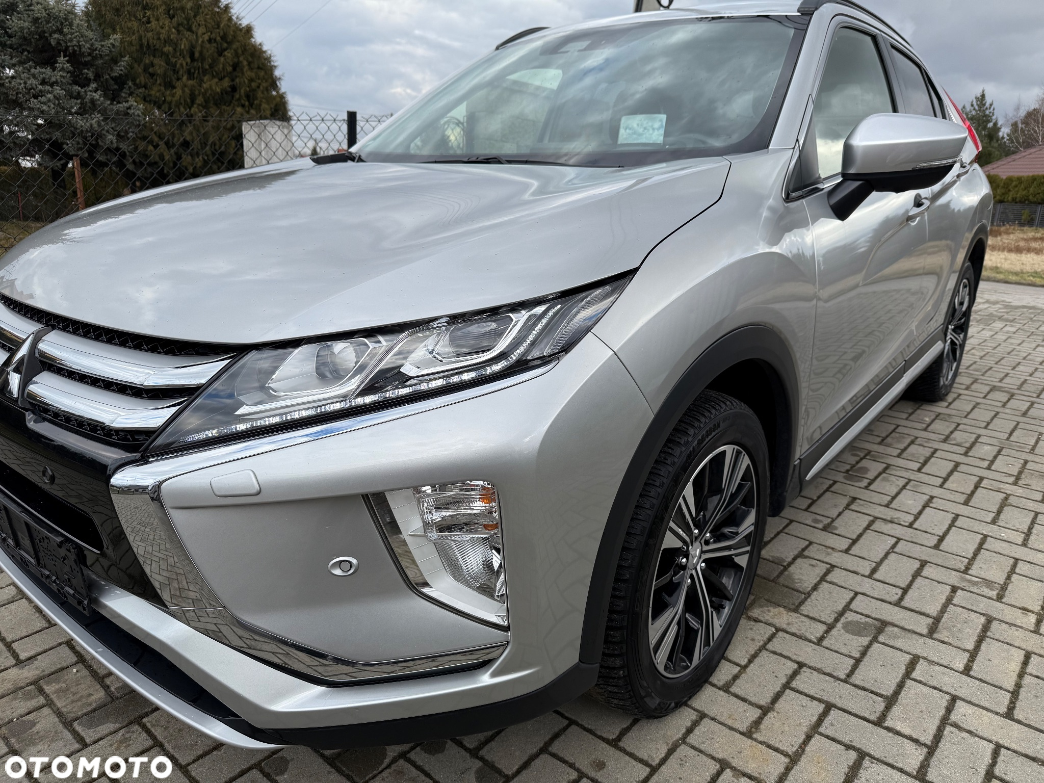 Mitsubishi Eclipse Cross - 24