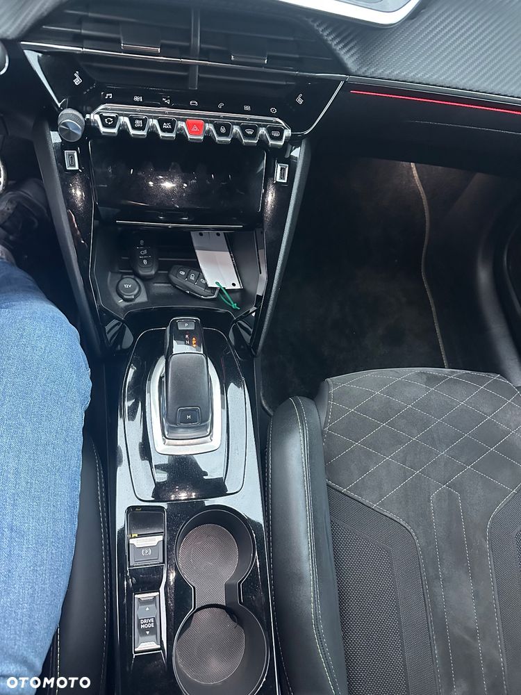 Peugeot 208 PureTech 130 EAT8 GT Pack - 21