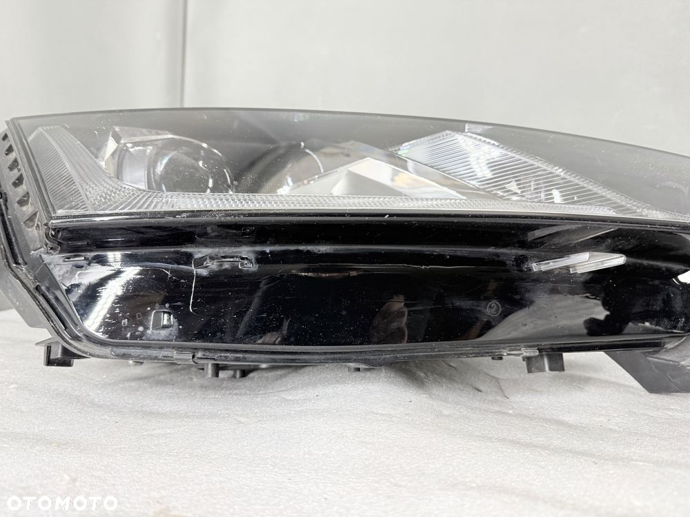 Reflektor lampa prawa lewa  Skoda Octavia IV  Mk4 5E4941015A 5E491016B - 5