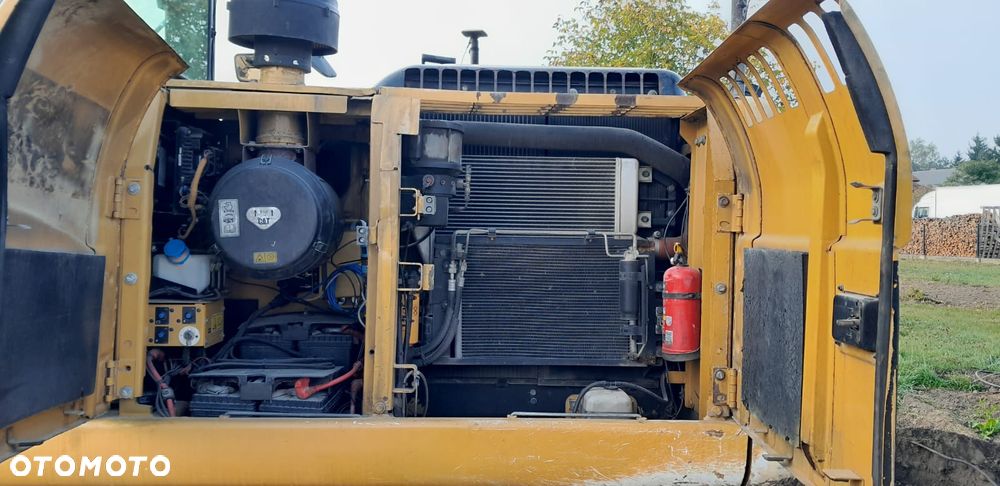 Caterpillar 323 DL - 12