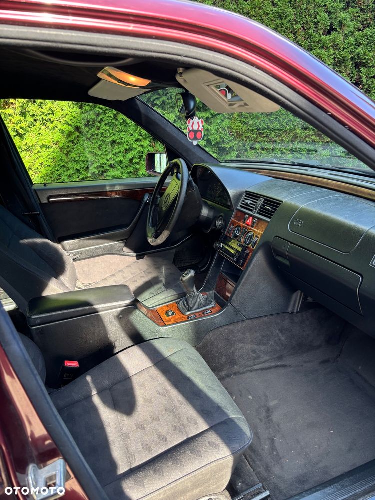 Mercedes-Benz Klasa C 250 D Turbo Elegance - 10