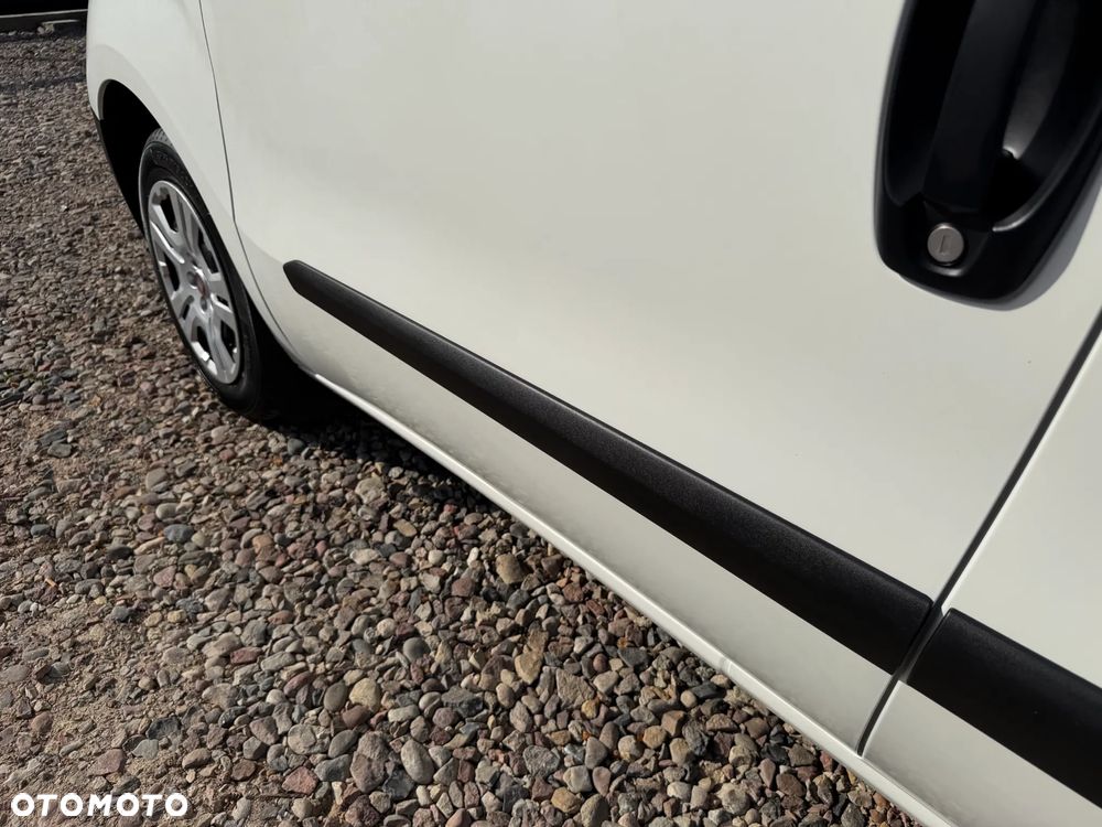 Fiat DOBLO VAN VAT-1 Homologacja cięż. DMC: 2145kg Ładowność 706kg MOCNY SILNIK 1.6 MultiJet, 105KM Emisja Euro-6, Skrzynia biegów 6-cio stopniowa! ORYGINALNA ZABUDOWA PAKI, BOCZNE DRZWI PRZESUWNE, RADIO FABRYCZNE, Hak 1300kg, PODGRZEWANE FOTELE Z REG. I PODŁOKIETNIKIEM, BAGAŻNIK DACHOWY ORYGINALNY FIAT, PARKTRONIKI, ALARM.. - 40