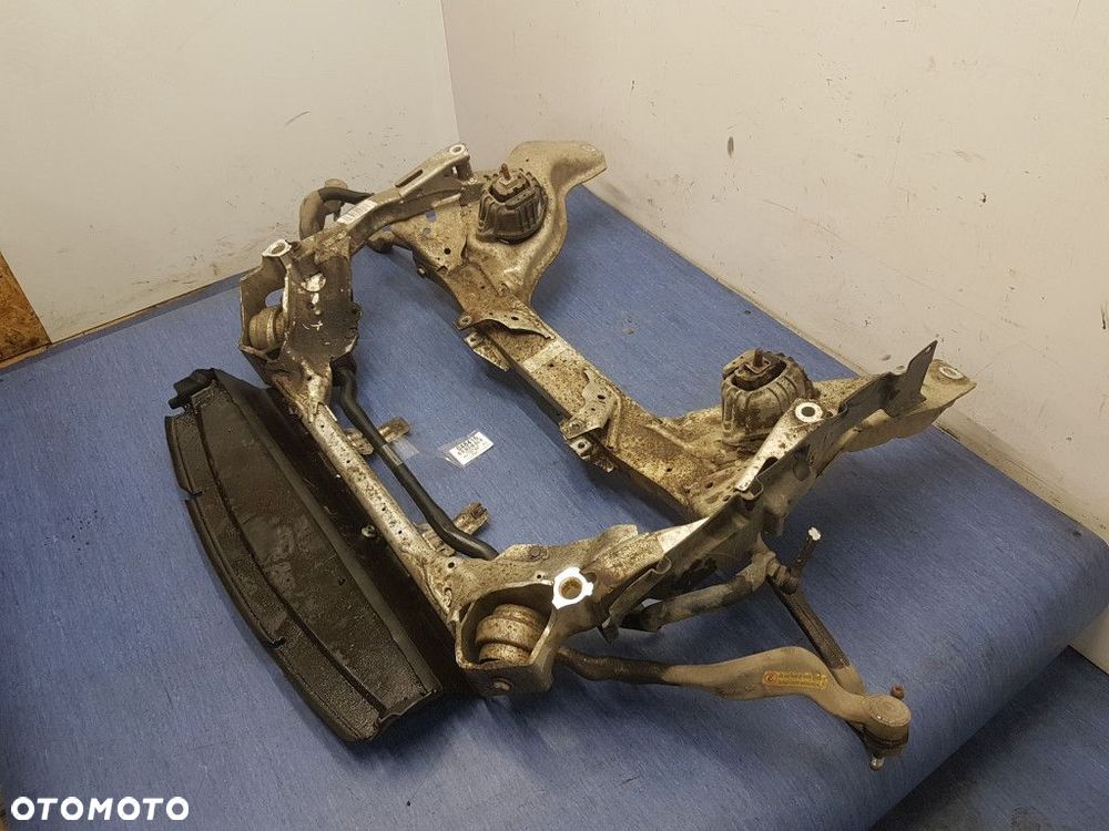 BMW 1 E87 118D LIFT  KOŁYSKA PRZÓD - 8