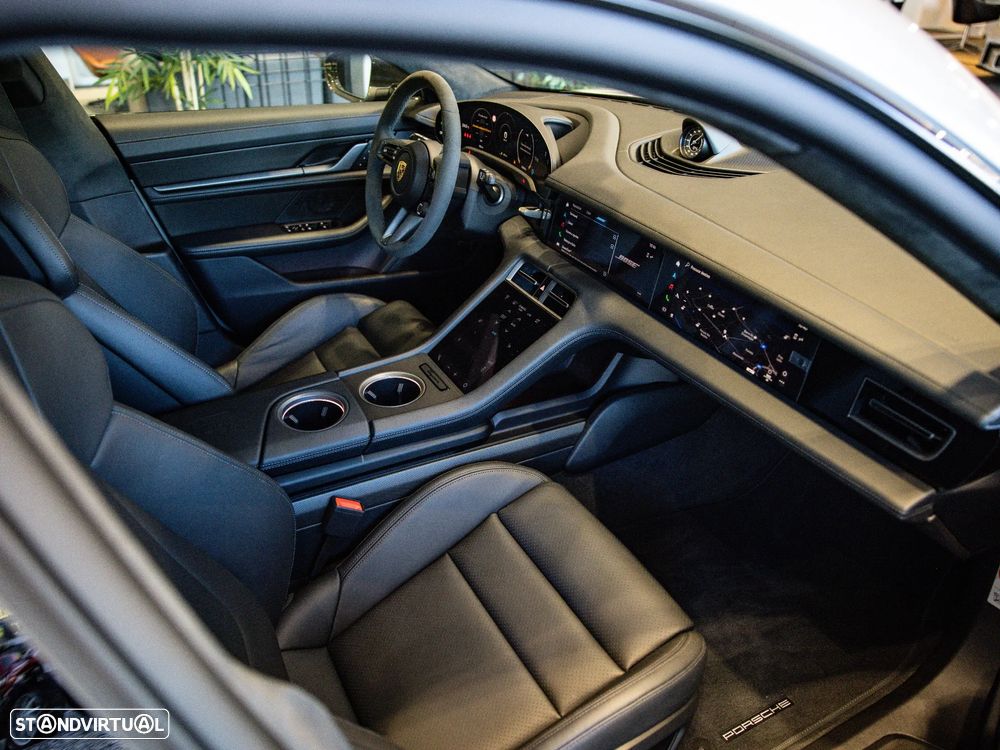 Porsche Taycan Sport Turismo Turbo - 40