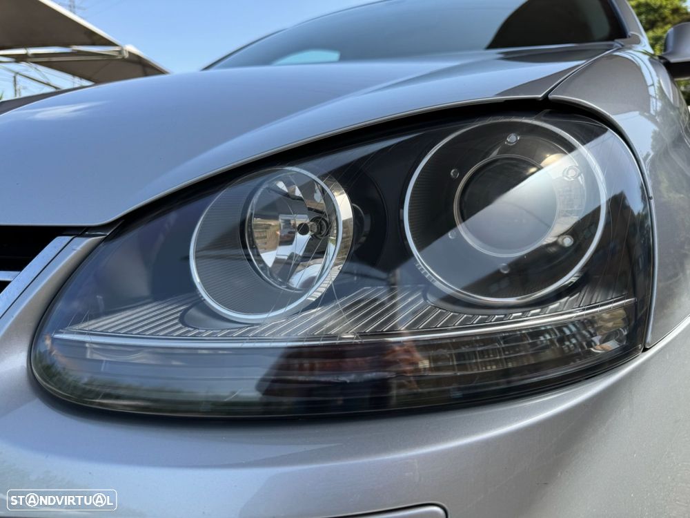VW Jetta 2.0 TDI Sportline - 19