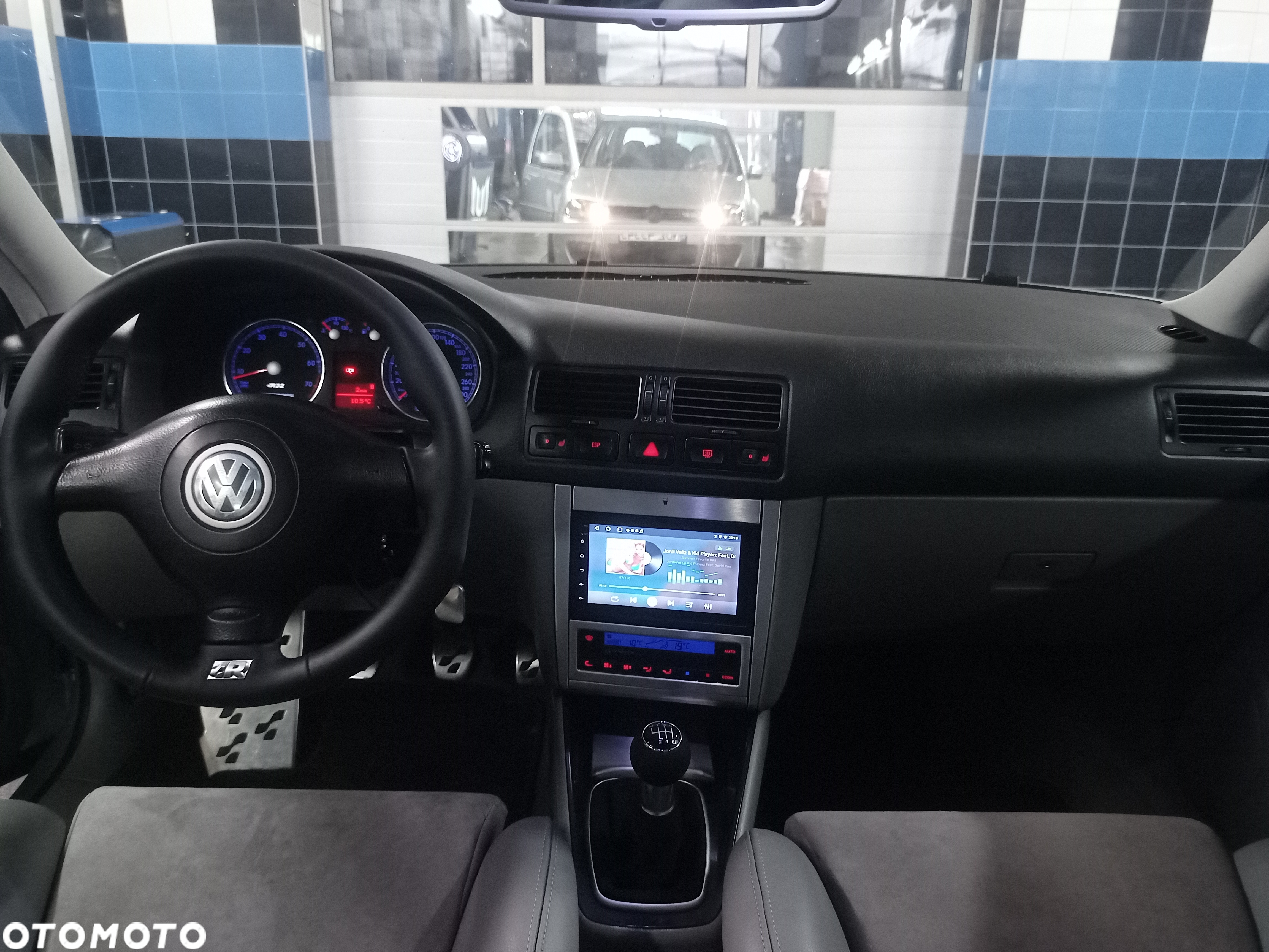 Volkswagen Golf IV 3.2 R32 4Mot - 9