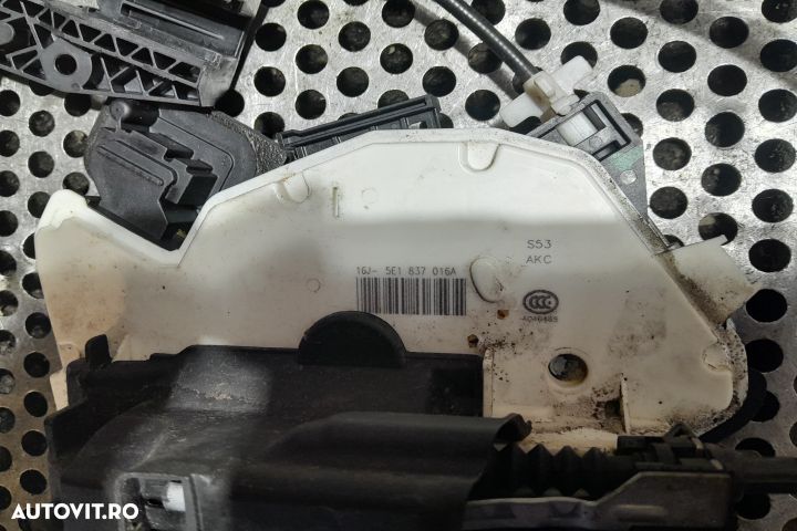 Broasca usa fata dreapta 5E1837016A 5E1837016A Skoda Octavia 3 [2013 - 2