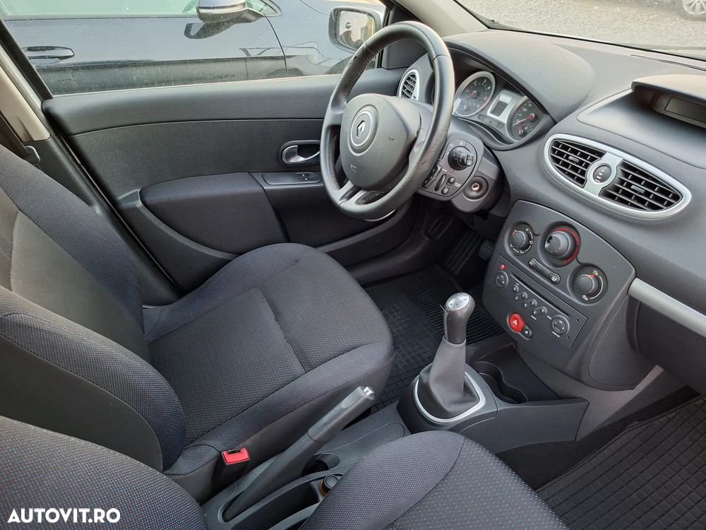 Renault Clio - 6