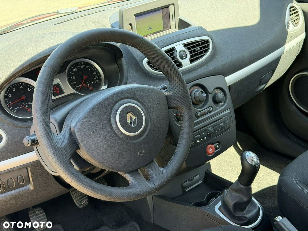 Renault Clio - 10