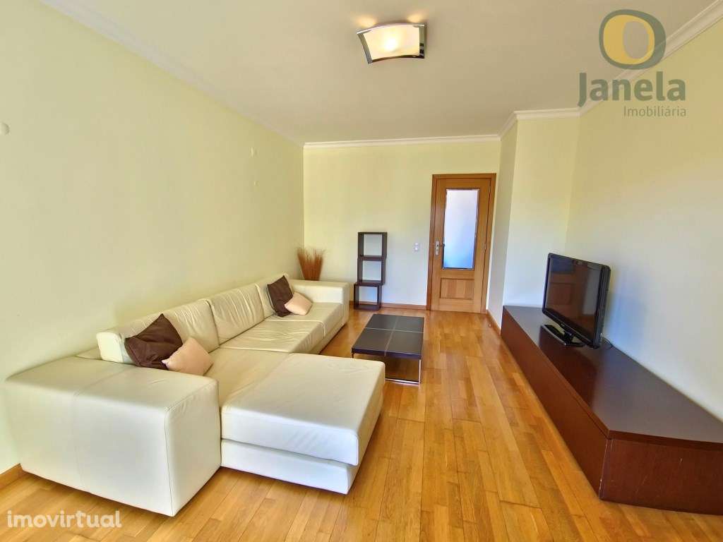 T2 grande com muita luz, duas varandas e boa localização em Faro - Grande imagem: 3/32