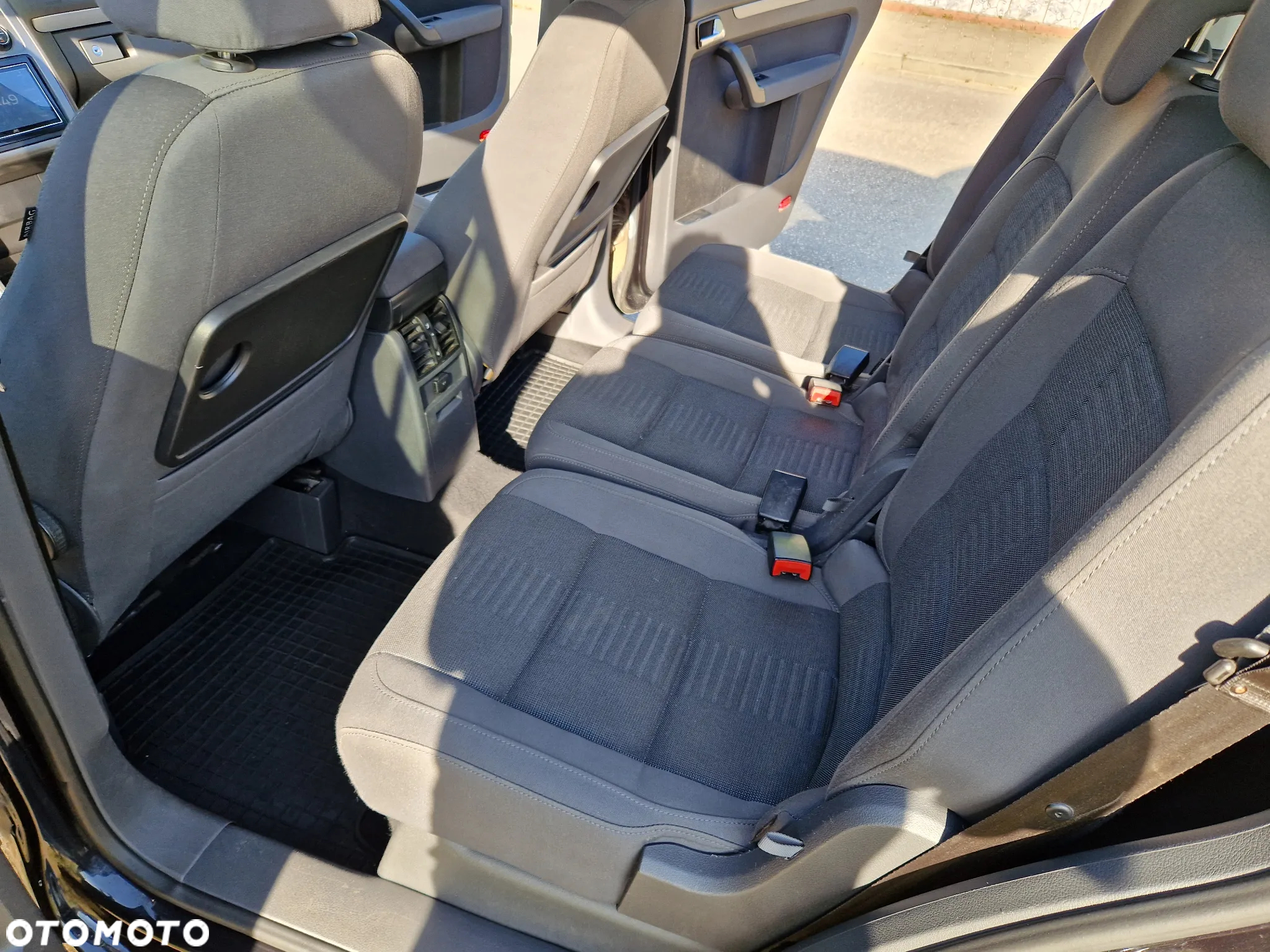 Volkswagen Touran 2.0 TDI DPF Highline DSG - 15