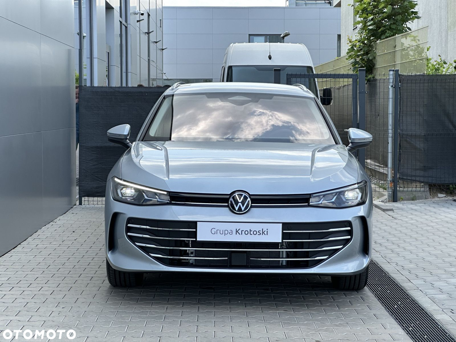 Volkswagen Passat - 2