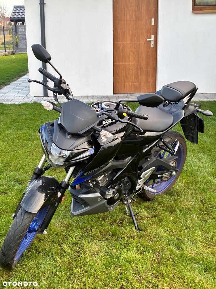 Suzuki GSX - 2