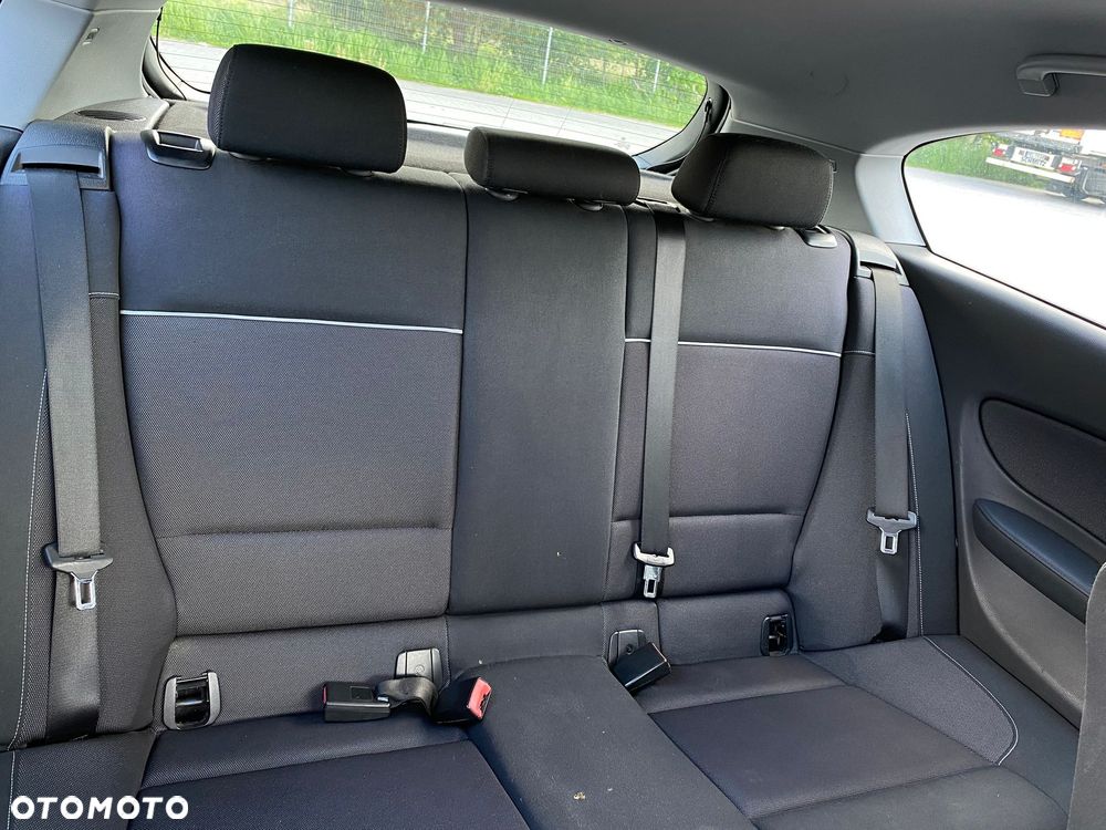 BMW Seria 1 - 18