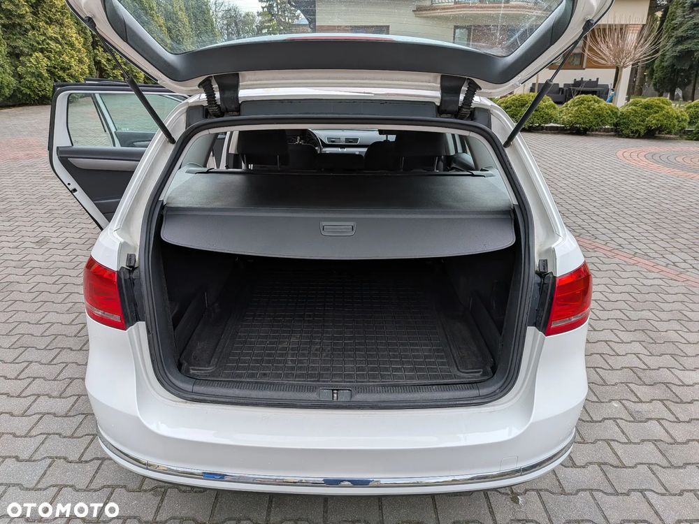 Volkswagen Passat - 13