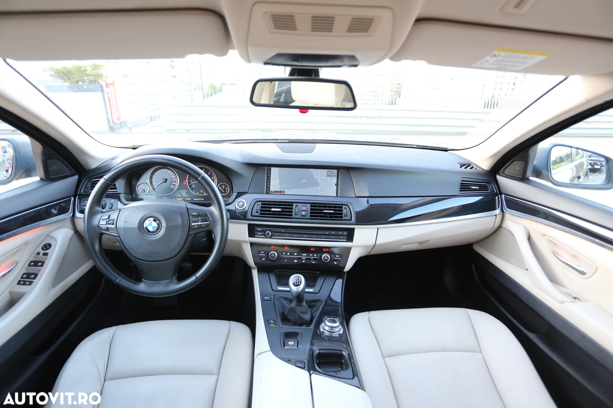 BMW Seria 5 528i - 7