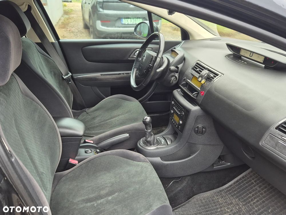 Citroën C4 2.0 16V Exclusive - 12