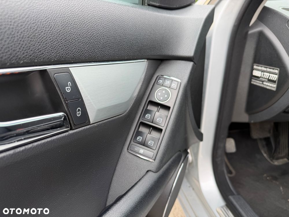 Mercedes-Benz Klasa C 180 Kompressor Automatik BlueEFFICIENCY Avantgarde - 18