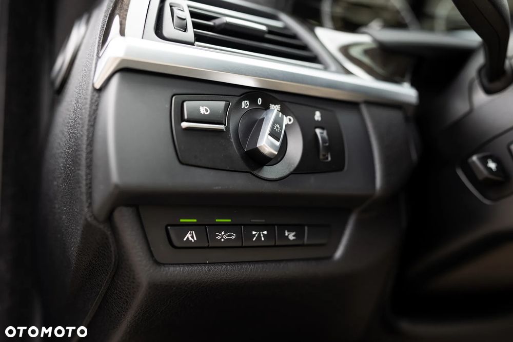 BMW Seria 6 650i xDrive - 30