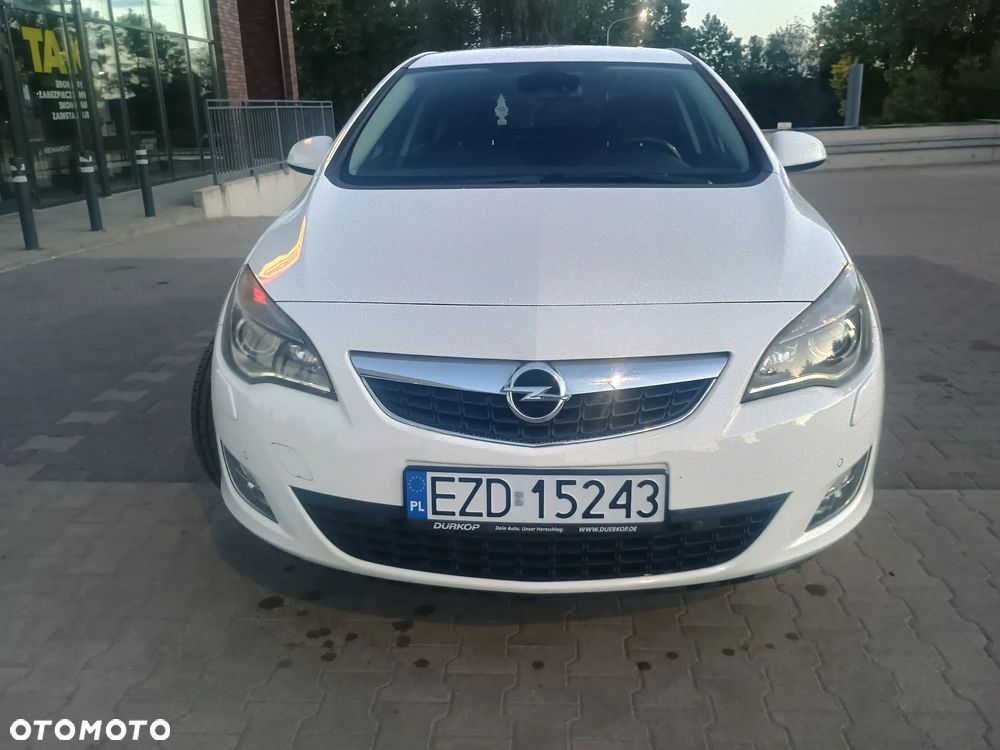 Opel Astra 1.6 Turbo White Edition - 2