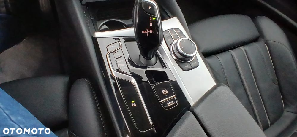 BMW Seria 5 530i Sport Line - 19