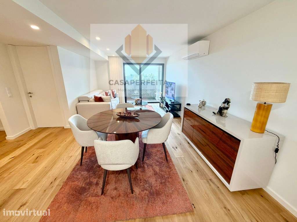Apartamento T2 de Luxo com Varanda, Lugar de Garagem e Arrumo - Jun... - Grande imagem: 2/29
