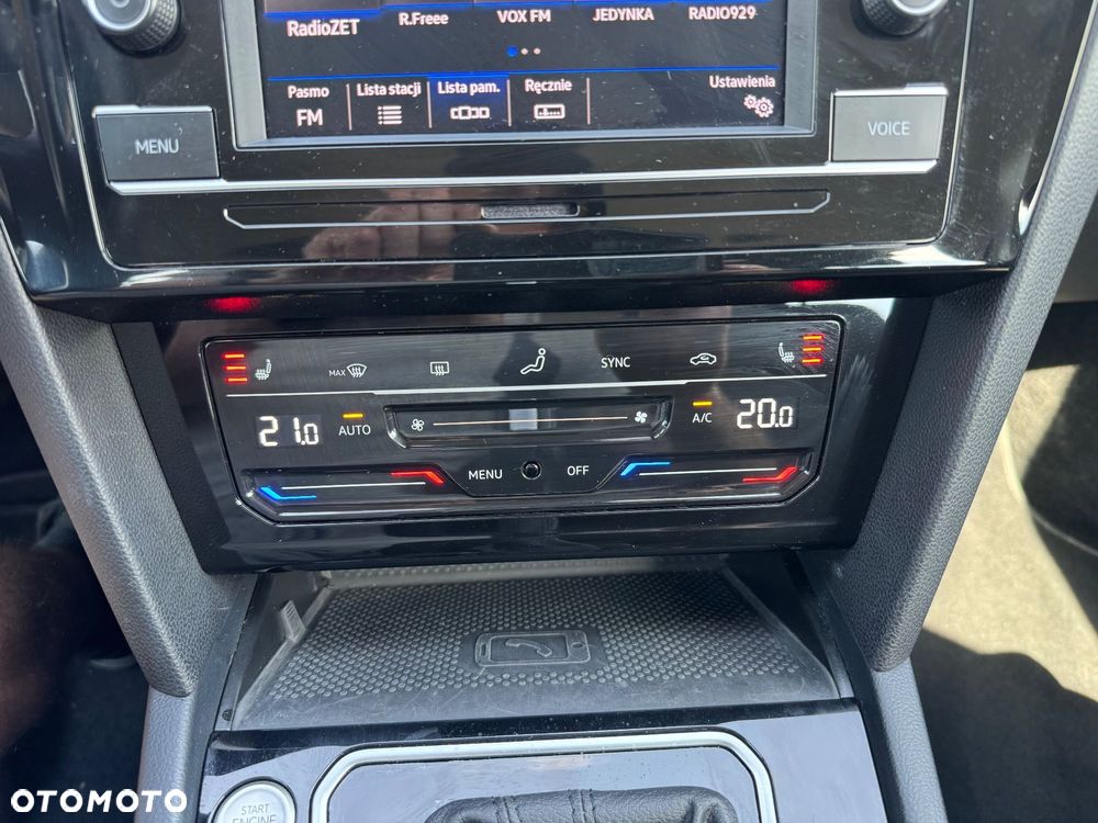 Volkswagen Passat - 21