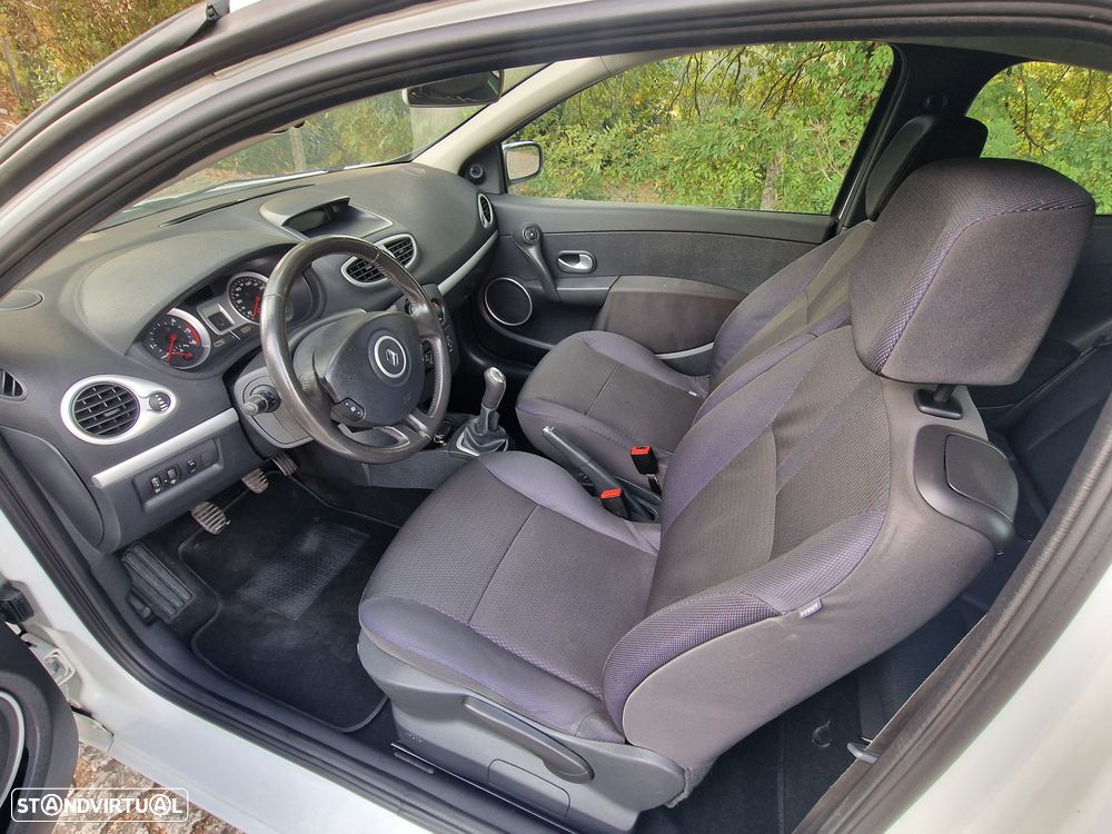 Renault Clio 1.5 dCi GT - 11