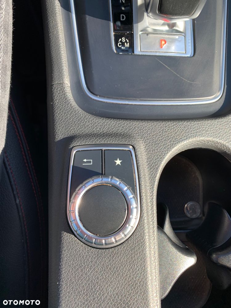 Mercedes-Benz CLA 45 AMG 4Matic 7G-DCT - 25