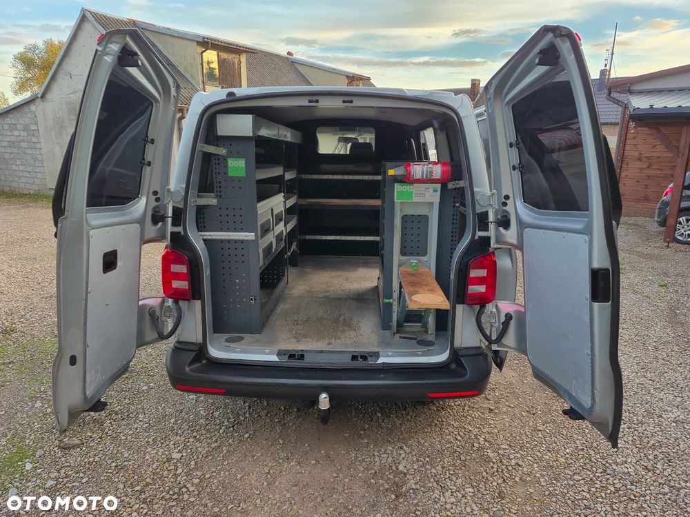 Volkswagen Transporter - 12