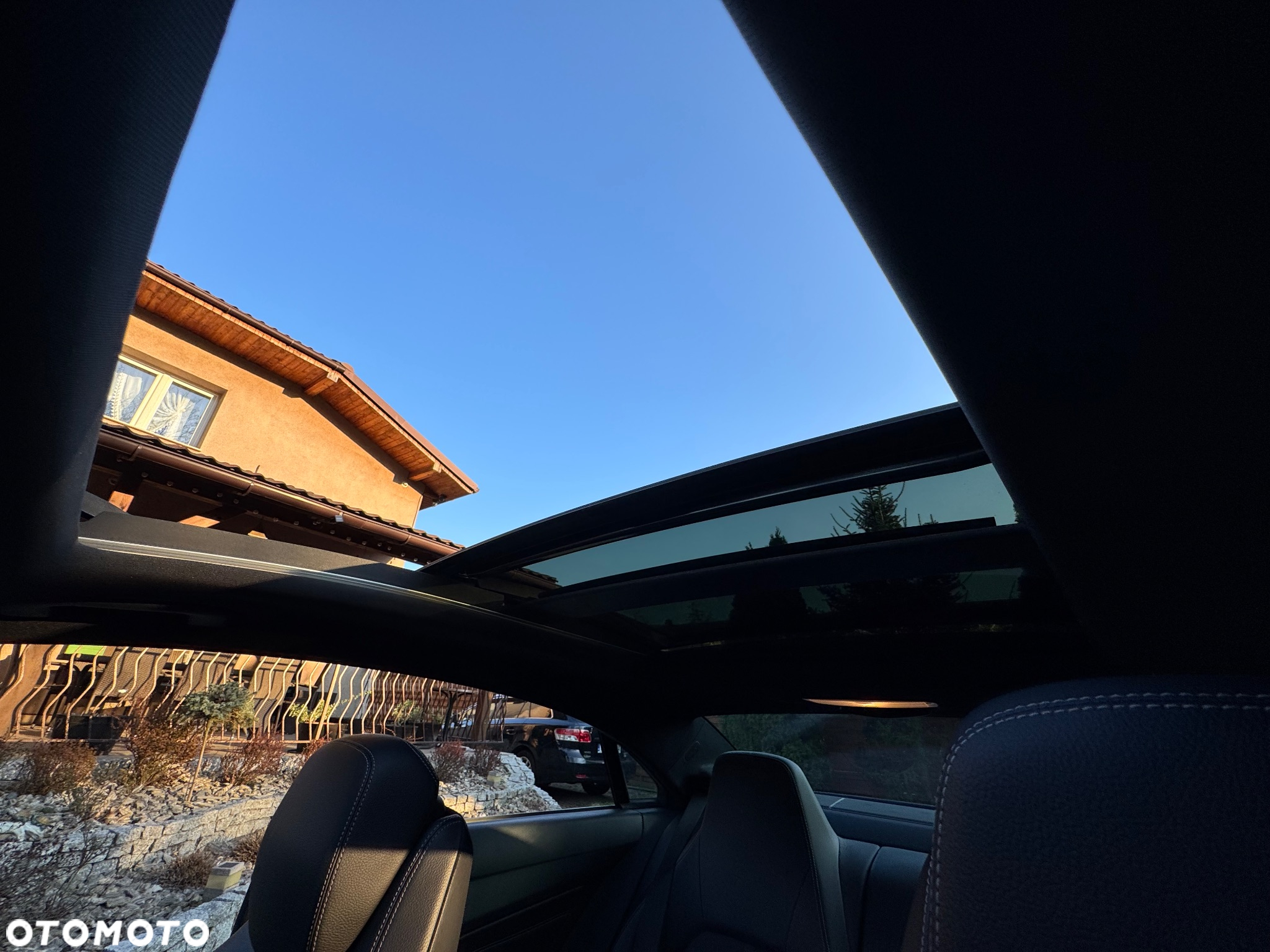 Mercedes-Benz Klasa E 200 Coupe 7G-TRONIC - 33