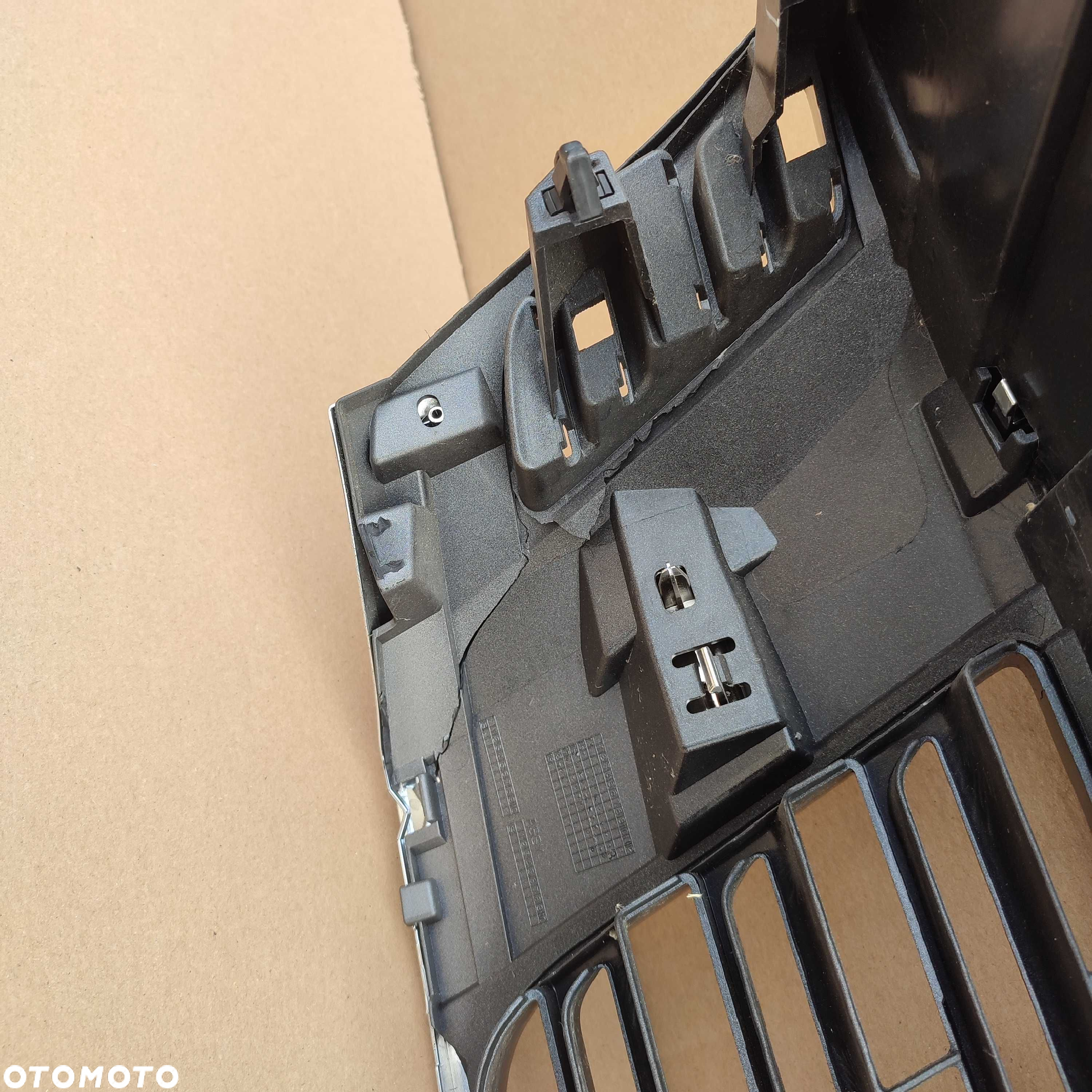 Nissan Navara NP300 D40 15-19 grill atrapa zderzaka chrom kratka - 5