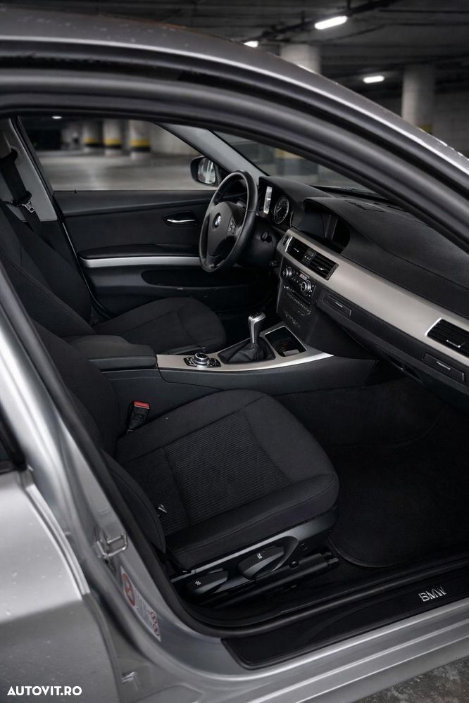BMW Seria 3 318d - 19