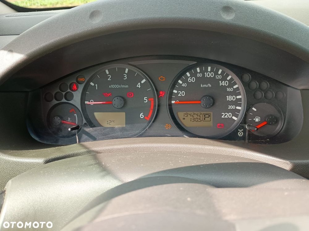 Nissan Navara 2.5 D Platinum - 14
