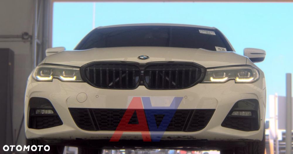 BMW Seria 3 330i Sport Line - 3