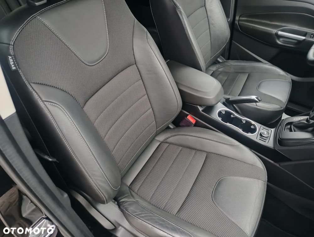 Ford Kuga 2.0 TDCi 4x4 Titanium - 29