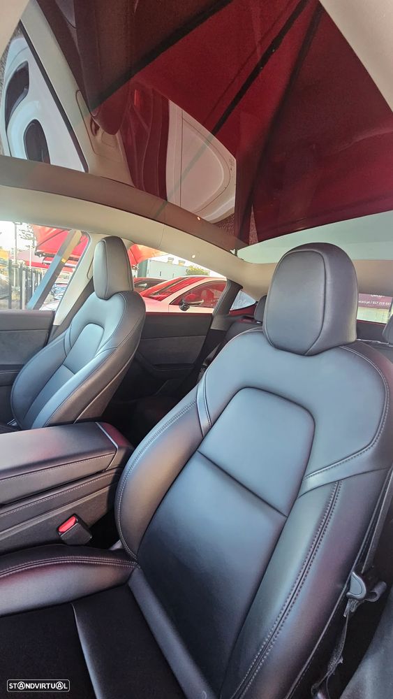 Tesla Model Y Performance Dual Motor AWD - 19