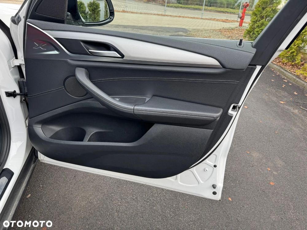 BMW X3 xDrive30i GPF Luxury Line - 20