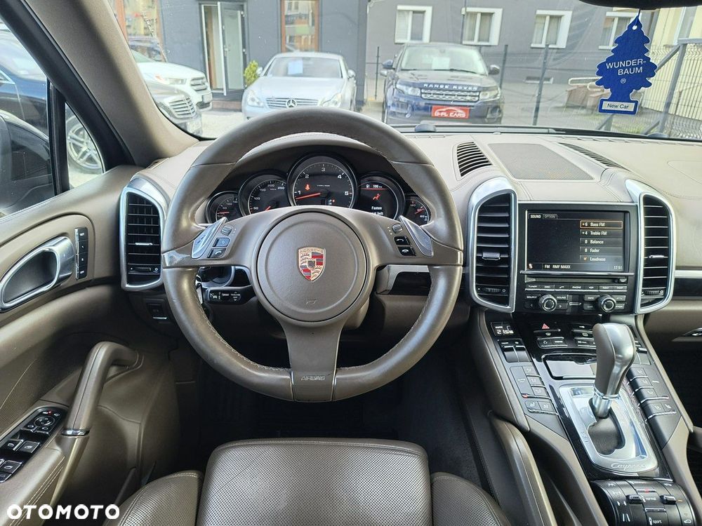Porsche Cayenne - 8