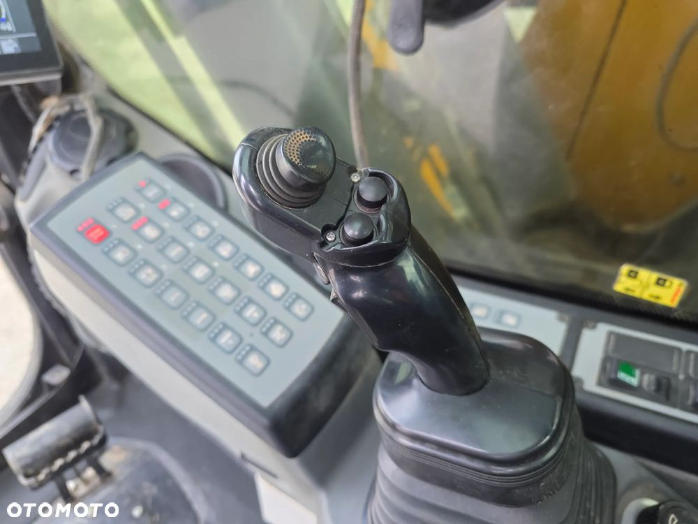 Liebherr R926 Compact, 2020 ROK, 5600 MTH, OIL QUICK - 36