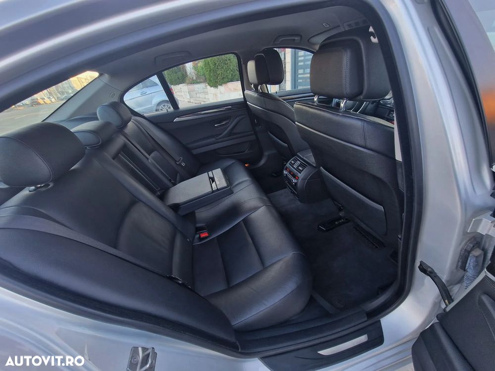 BMW Seria 5 525d xDrive AT - 13