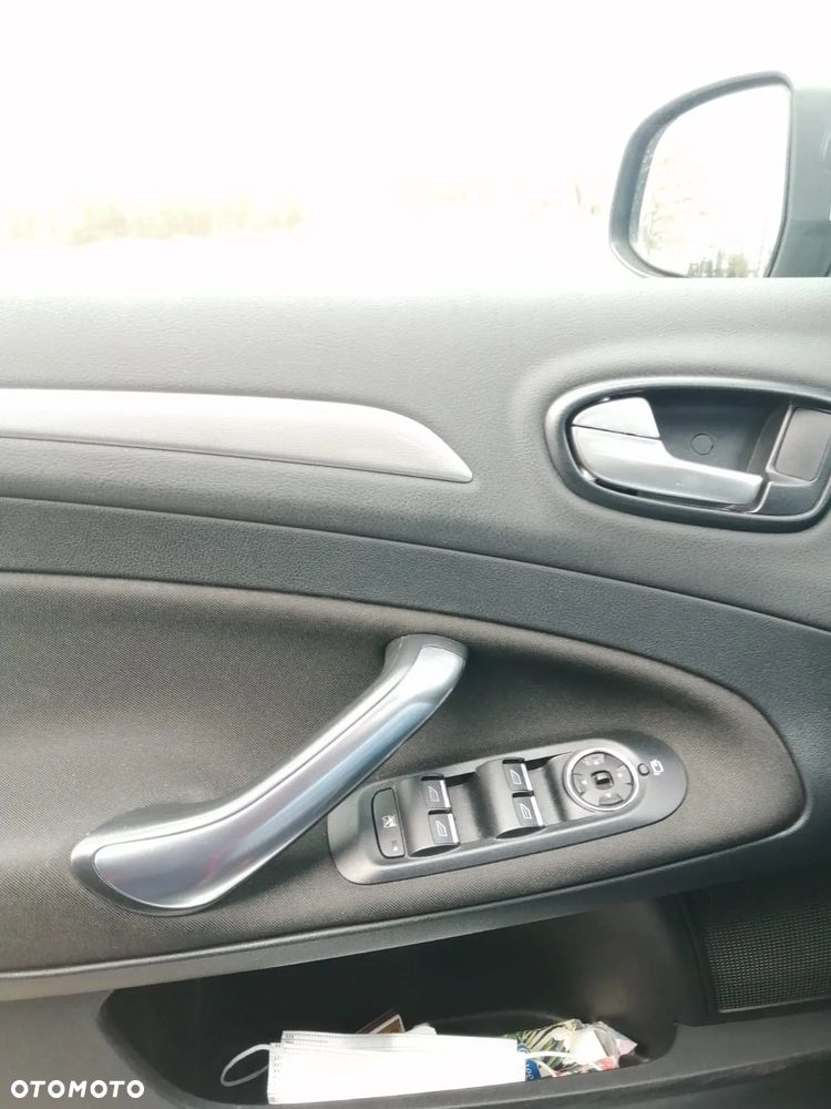 Ford Mondeo 2.0 TDCi Ambiente - 11