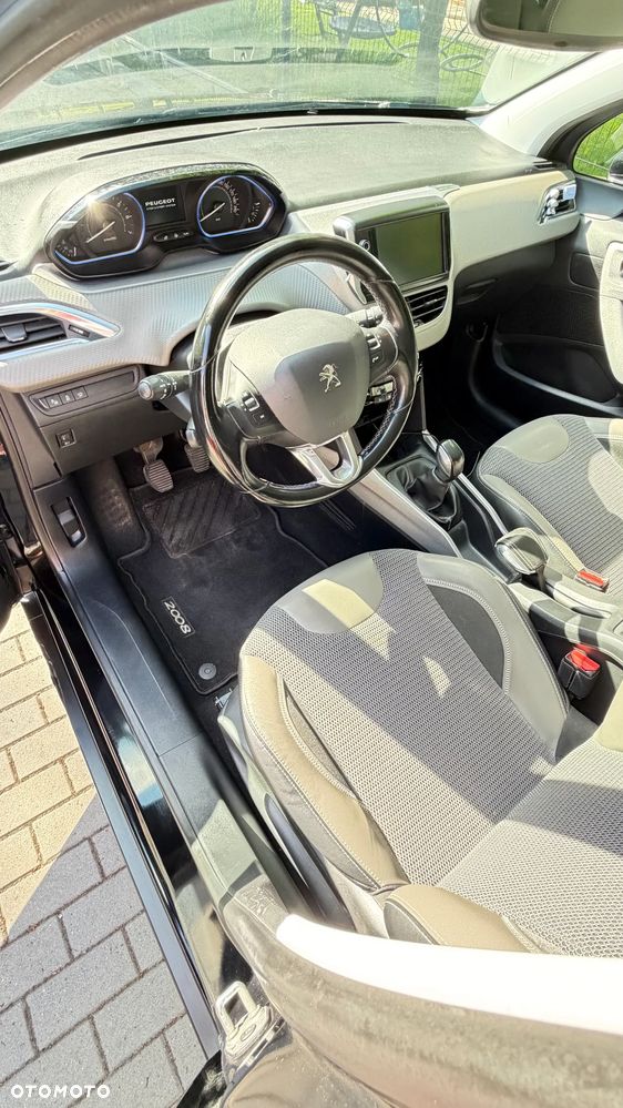 Peugeot 2008 1.2 Pure Tech Allure S&S - 9