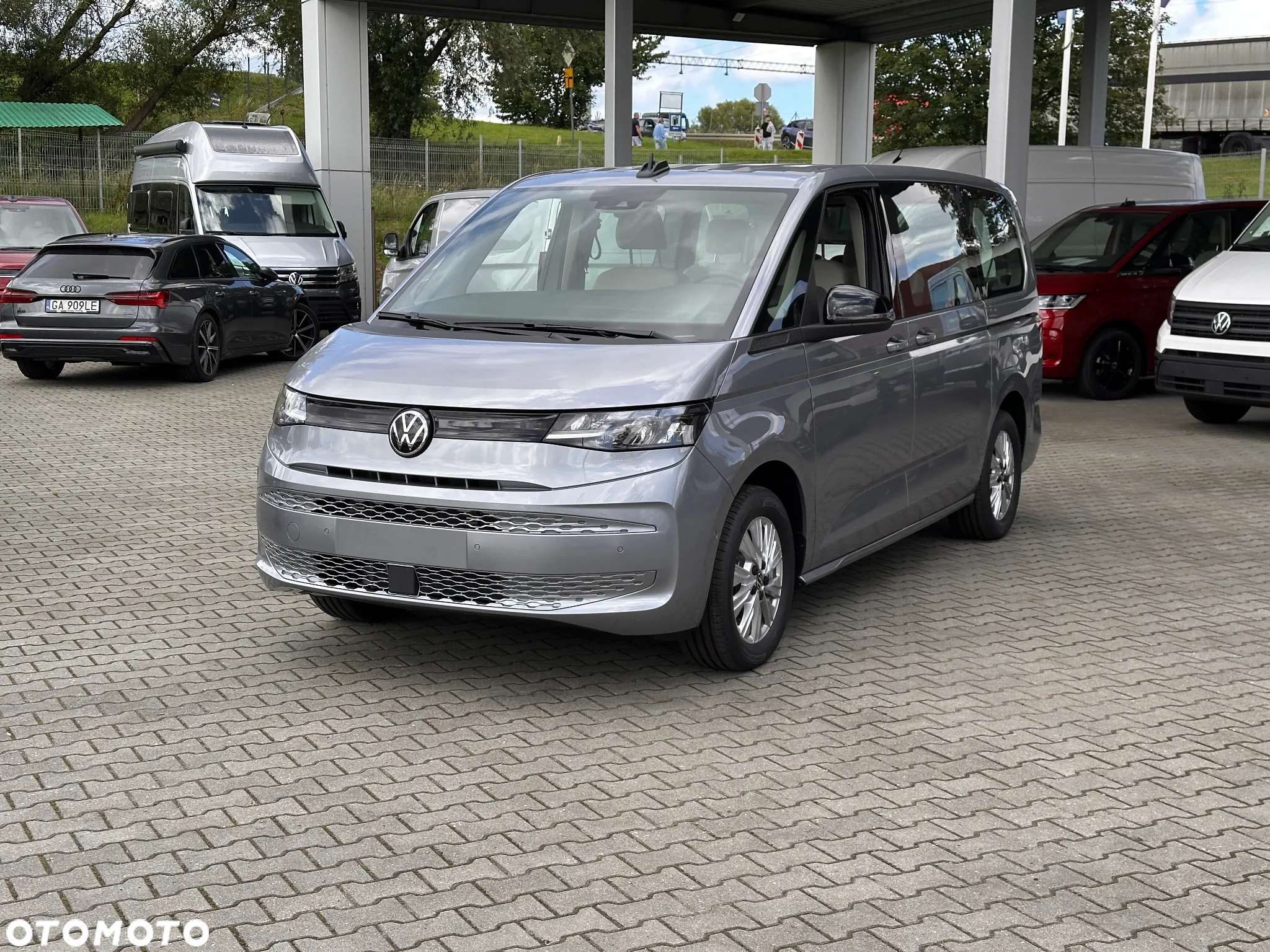 Volkswagen Multivan 2.0 TDI L2 Family DSG - 2