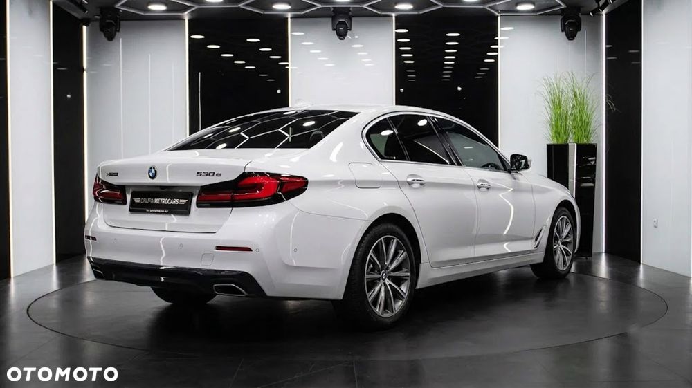 BMW Seria 5 530e xDrive Luxury Line - 5