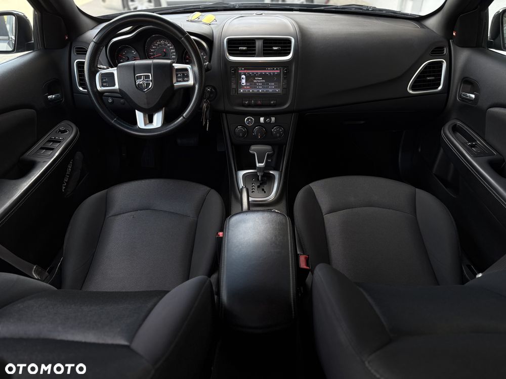 Dodge Avenger - 21