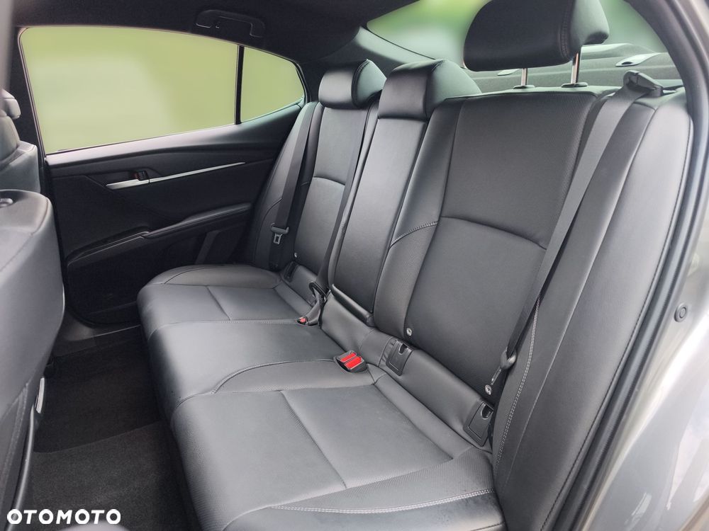 Toyota Camry - 13