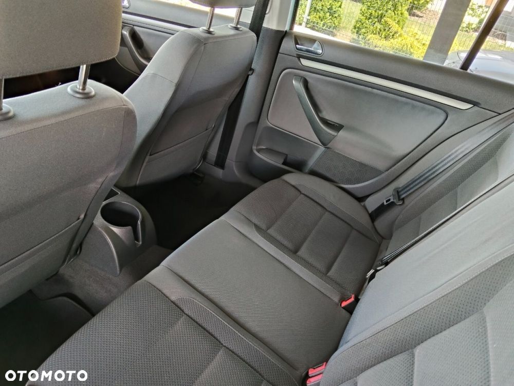 Volkswagen Golf - 11
