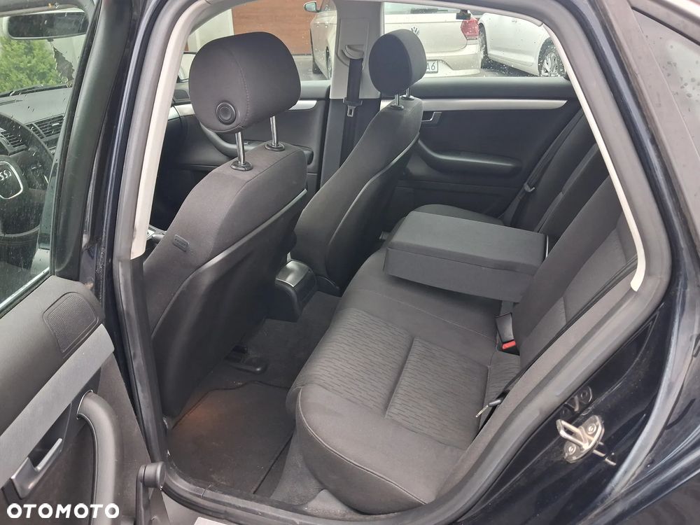 Audi A4 Limousine - 10