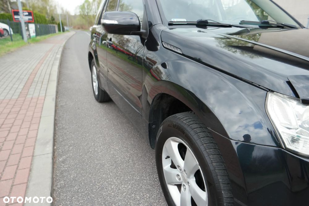 Suzuki Grand Vitara 2.4 De Luxe - 16